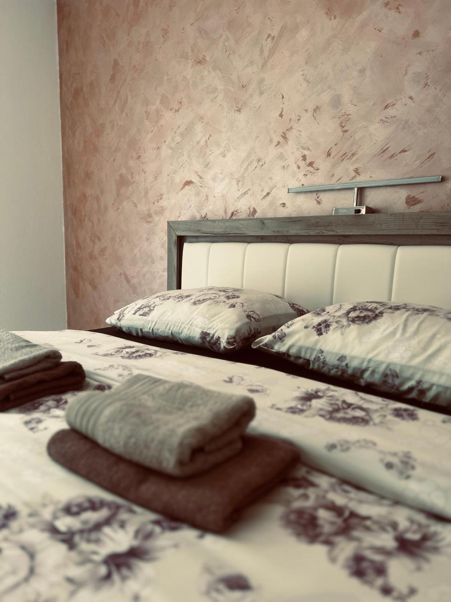 Bed and Breakfast Zeleni Dvor Ribarska Banja Esterno foto